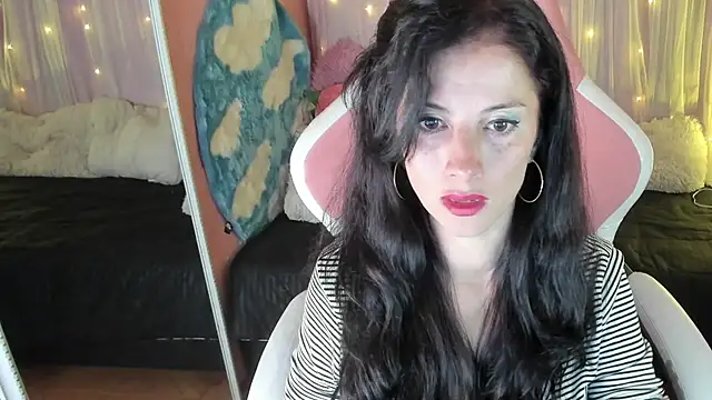 Aliiz 01 online show from December 4, 2024, 6:17 pm