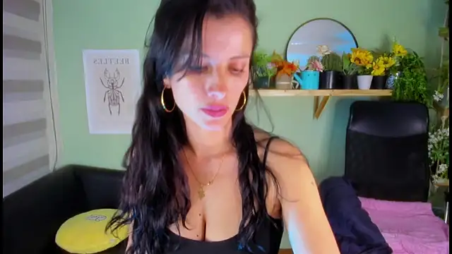 Aliiz 01 online show from December 24, 2024, 3:05 am