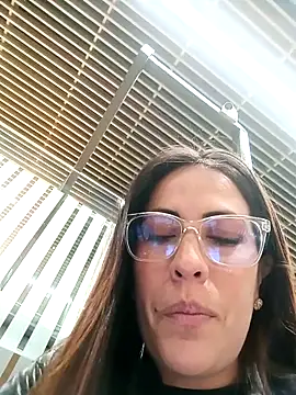 Lena-32 online show from March 28, 2026, 11:15 pm