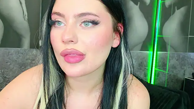 Snapshot of celia_chanel chatting on March 14, 2025, 2:30 pm celia chanel online show from March 14, 2025, 2:30 pm