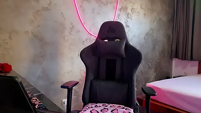 LeylaRosse online show from September 30, 2025, 7:35 am