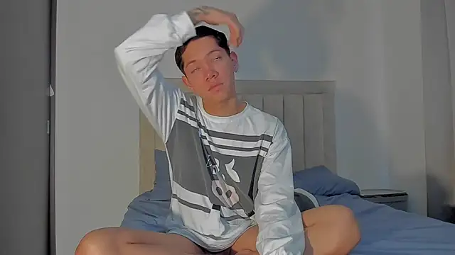JulianRose 1 online show from June 15, 2026, 12:51 pm