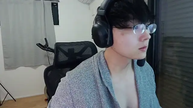 Tkcqcc online show from October 26, 2025, 12:44 pm