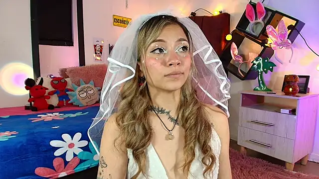 alisson zafiro  online show from March 13, 2025, 6:16 am