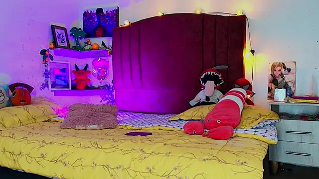 alisson zafiro  online show from November 28, 2025, 3:09 am