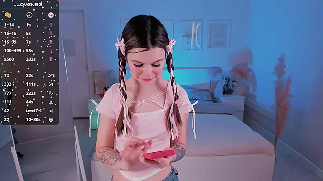 Lil Amelie online show from March 18, 2025, 7:08 am