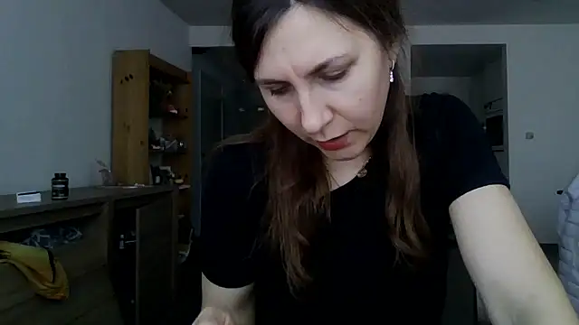 JasmineGlamour online show from April 6, 2026, 4:52 pm