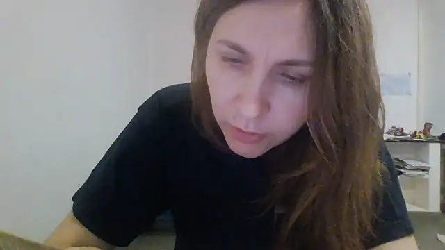 JasmineGlamour online show from April 18, 2026, 3:21 am