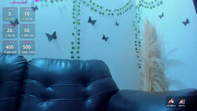 Amani Bakir online show from December 16, 2025, 11:48 am