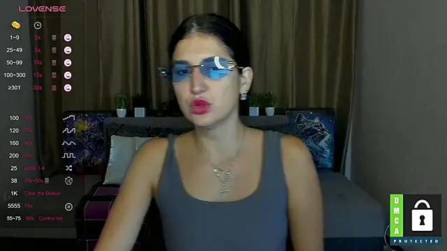 Alianna Solo Kisses online show from September 23, 2025, 5:32 am