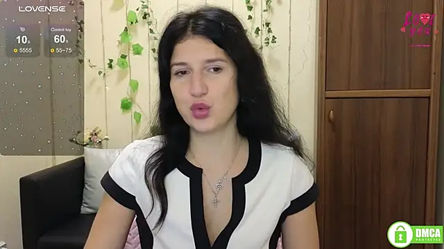 Alianna Solo Kisses online show from October 25, 2025, 5:26 am