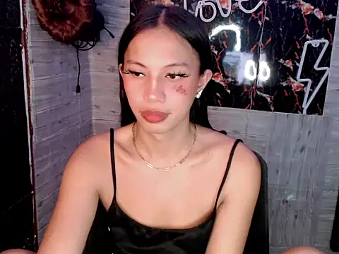 whiteladyboy online show from September 29, 2025, 6:51 am