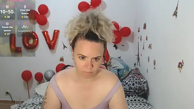 hotmilf4uxxx online show from May 25, 2026, 10:21 am