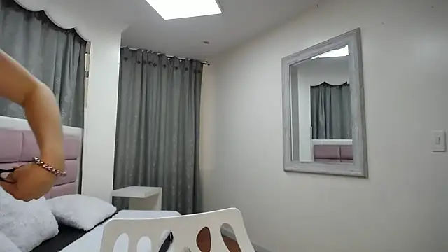 IssadoraJames online show from January 10, 2025, 6:28 pm