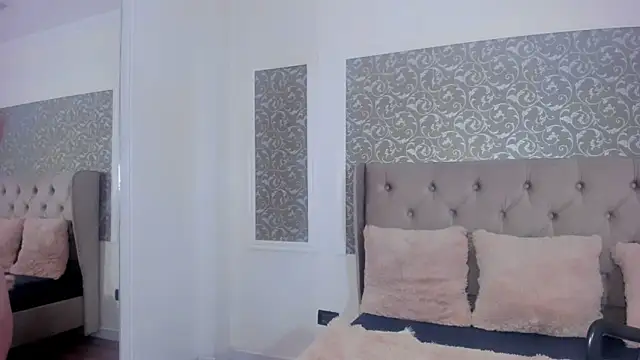 IssadoraJames online show from September 20, 2025, 1:56 pm