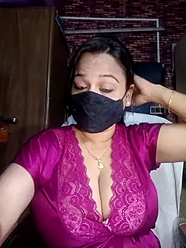 Snapshot of albelasummi702 chatting on February 18, 2025, 5:42 pm albelasummi702 online show from February 18, 2025, 5:42 pm