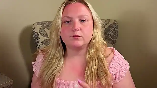 Snapshot of PhatAssBlond chatting on July 2, 2026, 1:27 am PhatAssBlond online show from July 2, 2026, 1:27 am