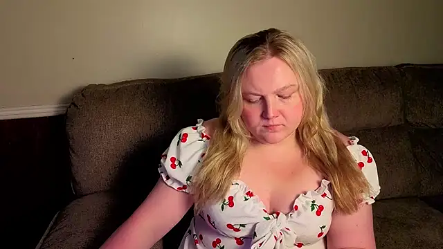 Snapshot of PhatAssBlond chatting on July 28, 2026, 8:12 pm PhatAssBlond online show from July 28, 2026, 8:12 pm