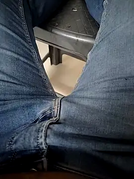 SplitPrestige19 online show from November 21, 2025, 10:36 am