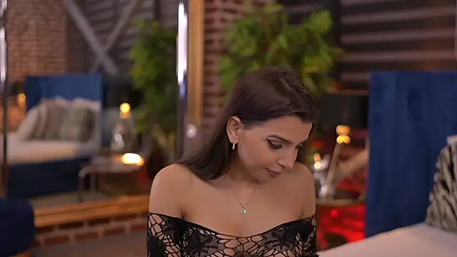 NicoleCellini online show from February 22, 2025, 7:14 pm