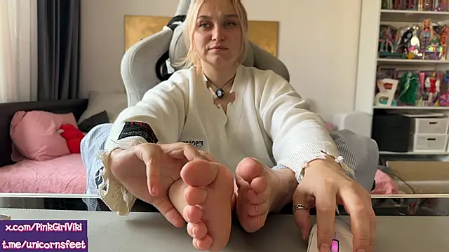 unicornsfeet online show from March 29, 2026, 10:48 am