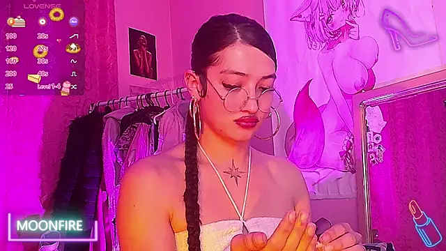 moonfiredancer online show from September 29, 2025, 4:17 am