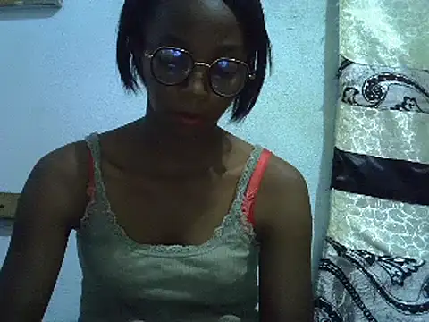 ElianeHot online show from February 17, 2025, 6:37 pm