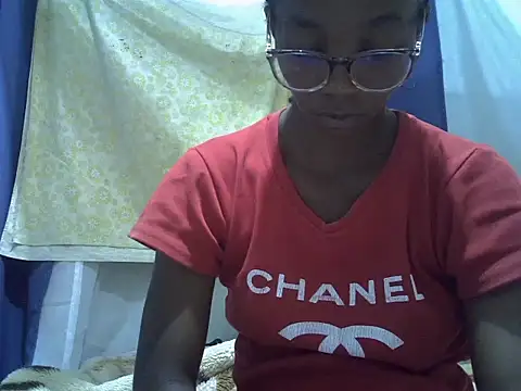 ElianeHot online show from March 18, 2026, 11:30 pm