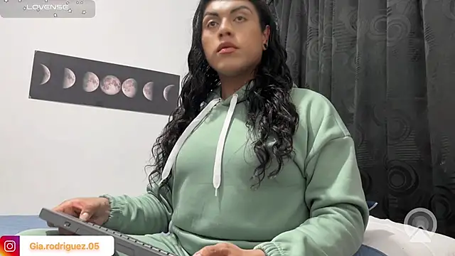 Snapshot of Ariana_Rodriguez_ chatting on July 5, 2026, 4:30 am Ariana Rodriguez online show from July 5, 2026, 4:30 am