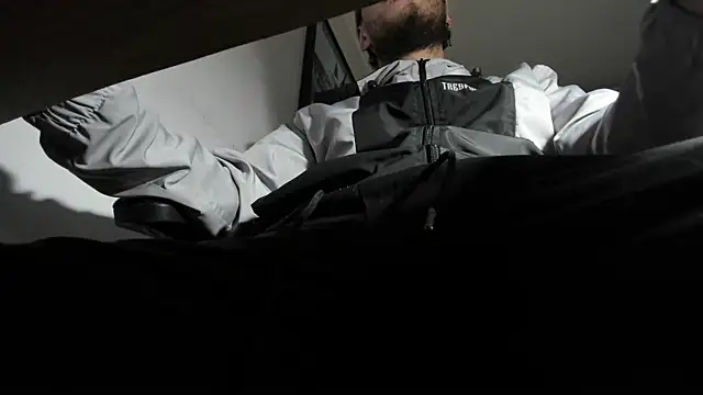 s sven03 online show from March 19, 2025, 2:48 am