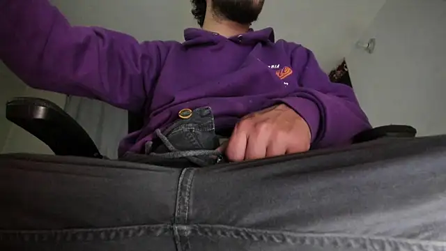 s sven03 online show from September 29, 2025, 1:55 am