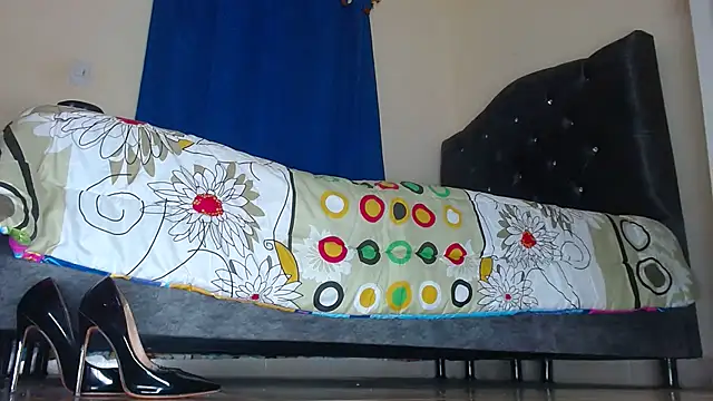 Valenn rey online show from March 4, 2025, 11:32 pm