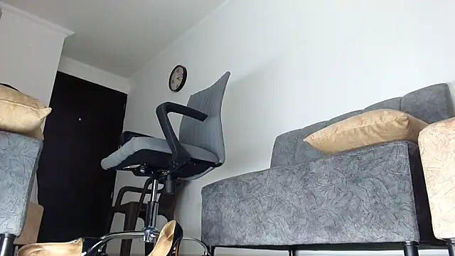 Valenn rey online show from November 19, 2025, 8:20 pm