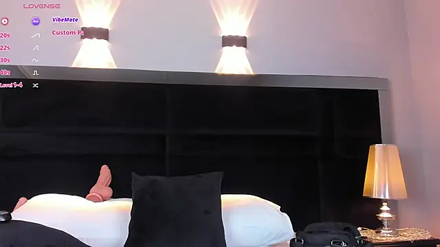 MiaStor online show from March 13, 2025, 8:43 pm