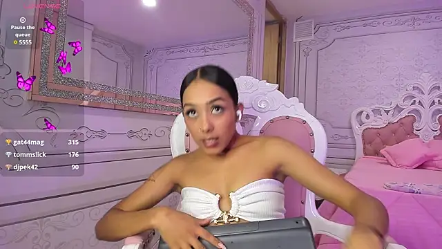 abby adams20 online show from December 31, 2024, 4:46 pm