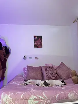 pretty pettite online show from March 28, 2026, 9:03 pm