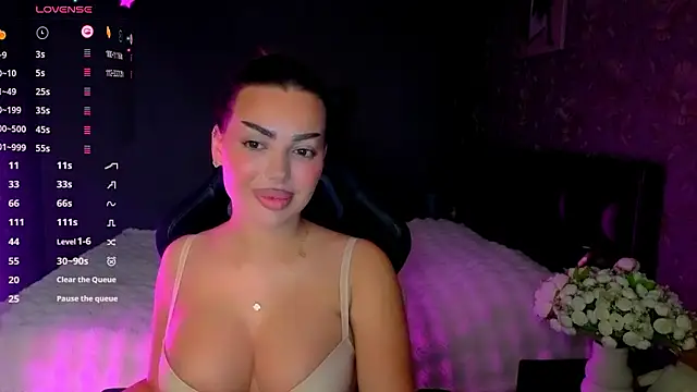 babyleilaa online show from February 12, 2026, 9:54 pm