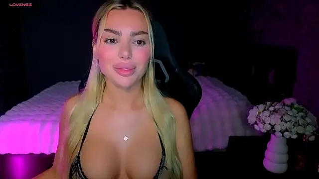 babyleilaa online show from June 26, 2026, 8:02 pm