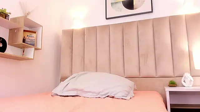 Anniie Queen online show from February 20, 2025, 2:18 am