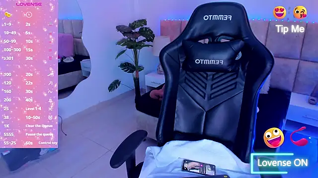 LiaaGenner online show from January 31, 2025, 7:18 pm