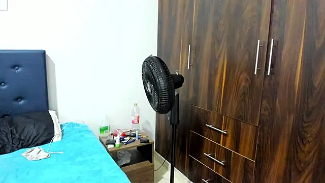 brenda sofia2 online show from November 10, 2025, 4:17 pm