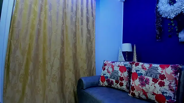 ShantalGomes online show from December 10, 2024, 2:39 pm