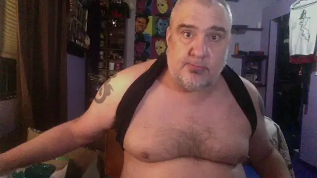Snapshot of PerveyUncle chatting on February 7, 2026, 8:18 am PerveyUncle online show from February 7, 2026, 8:18 am