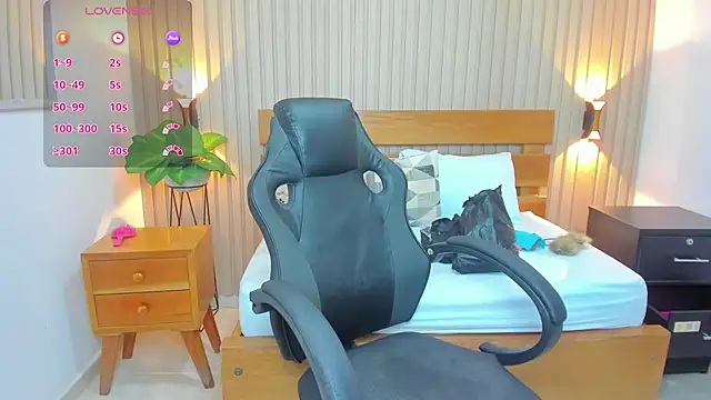 luciana ballesteros  online show from March 6, 2025, 12:09 pm