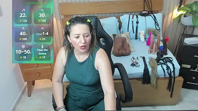 luciana ballesteros  online show from October 8, 2025, 12:36 pm