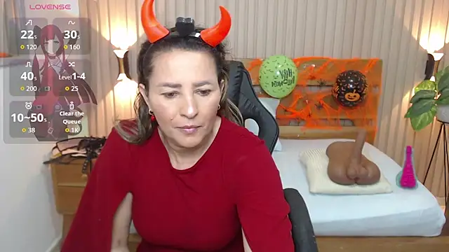 luciana ballesteros  online show from October 31, 2025, 12:39 pm