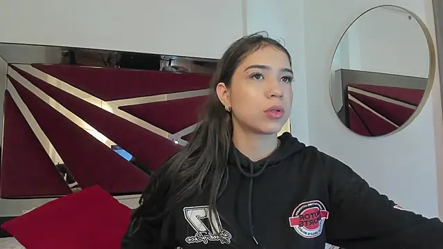 FaloonRoussel online show from November 21, 2025, 6:06 pm