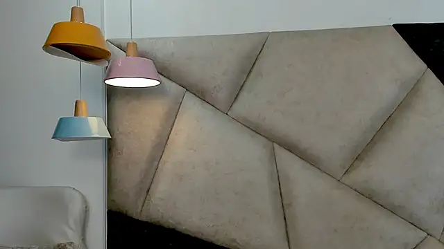 FaloonRoussel online show from February 18, 2026, 6:04 pm