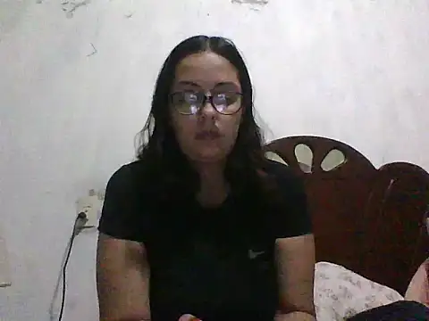 Samanthat33 online show from March 10, 2025, 3:23 am