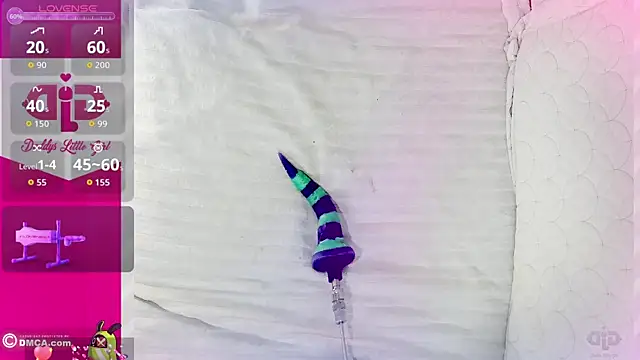 DaddysLittleGirl01 online show from December 5, 2025, 1:20 pm